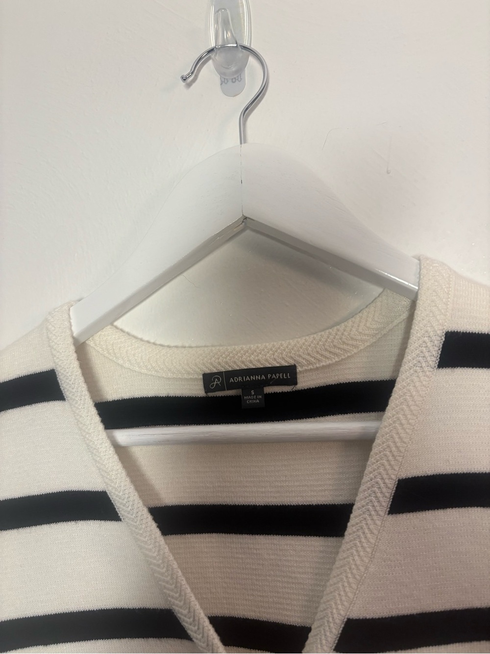Adrianna Papell Striped V-Neck Sweater Vest Size Small - Picture 3 of 8